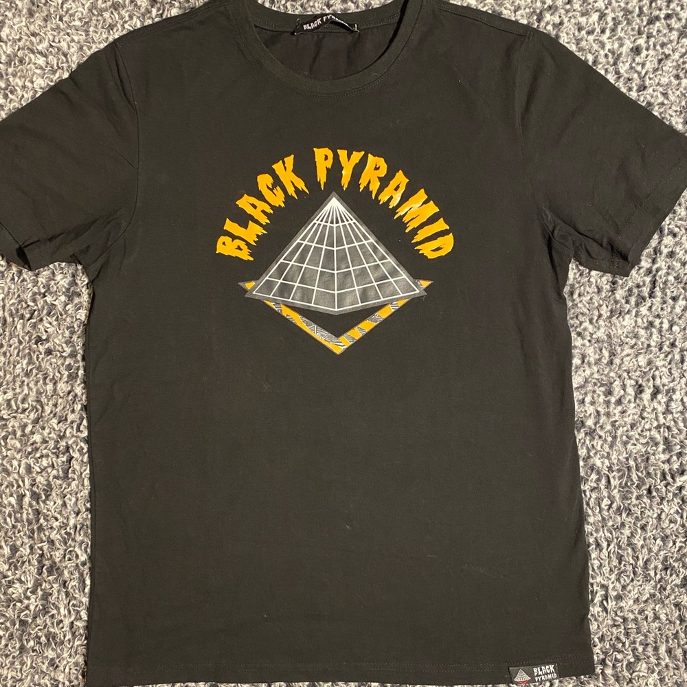 Black pyramid t shirt